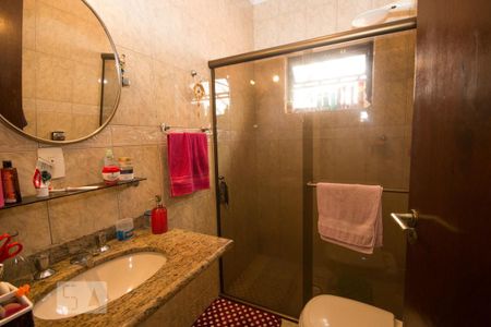 Casa à venda com 170m², 4 quartos e 4 vagasBanheiro da Suíte 2