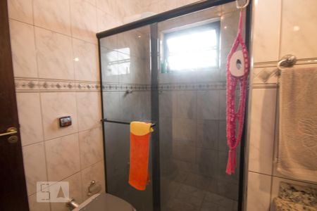 Casa à venda com 170m², 4 quartos e 4 vagasBanheiro 3