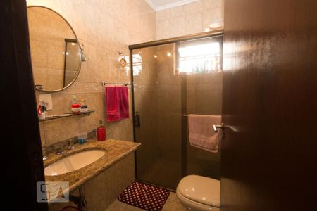 Casa à venda com 170m², 4 quartos e 4 vagasBanheiro da Suíte 2