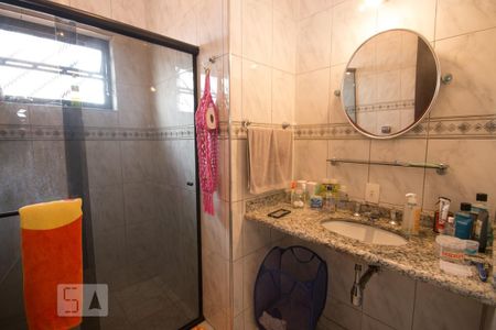 Casa à venda com 170m², 4 quartos e 4 vagasBanheiro 3