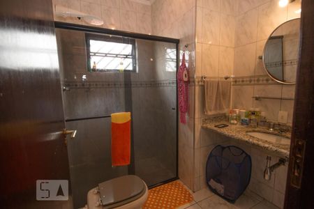 Casa à venda com 170m², 4 quartos e 4 vagasBanheiro 3