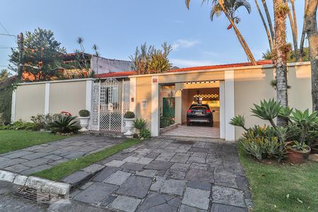 Casa de condomínio à venda com 360m², 4 quartos e 3 vagasFachada