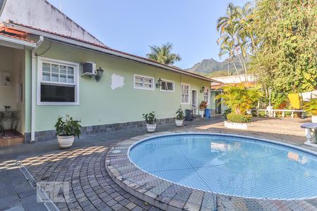Casa de condomínio à venda com 360m², 4 quartos e 3 vagasPiscina