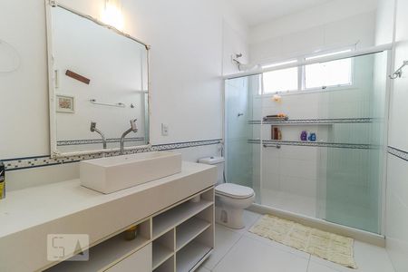 Casa de condomínio à venda com 360m², 4 quartos e 3 vagasBanheiro da Suíte 1