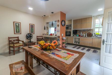 Casa de condomínio à venda com 360m², 4 quartos e 3 vagasCozinha