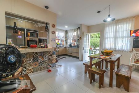 Casa de condomínio à venda com 360m², 4 quartos e 3 vagasCozinha