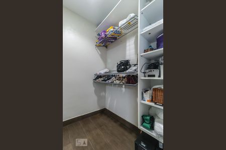 Casa de condomínio à venda com 360m², 4 quartos e 3 vagasCloset / Quarto 3 - Suíte