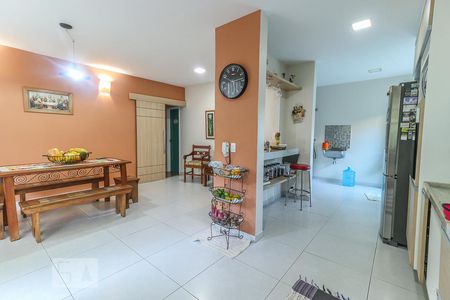 Casa de condomínio à venda com 360m², 4 quartos e 3 vagasCozinha