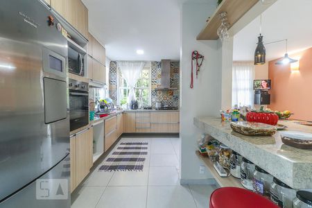 Casa de condomínio à venda com 360m², 4 quartos e 3 vagasCozinha