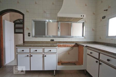 Casa à venda com 320m², 4 quartos e 2 vagasCozinha