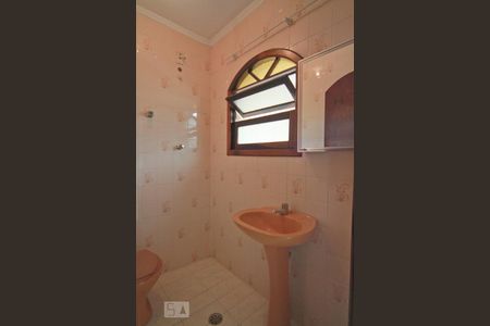 Casa à venda com 320m², 4 quartos e 2 vagasBanheiro de Serviço