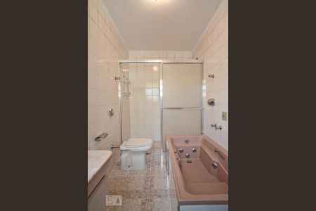 Casa à venda com 320m², 4 quartos e 2 vagasBanheiro da Suíte 2