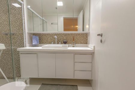 Banheiro da Suíte de apartamento à venda com 2 quartos, 79m² em Água Branca, São Paulo