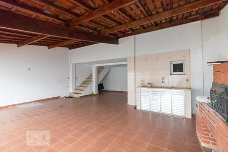 Casa à venda com 450m², 4 quartos e 8 vagasÁrea da churrasqueira