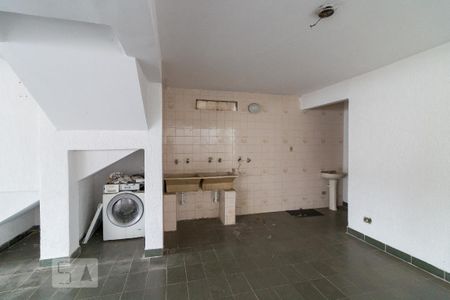 Casa à venda com 450m², 4 quartos e 8 vagasÁrea de serviço