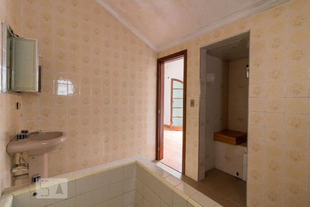 Casa à venda com 450m², 4 quartos e 8 vagasBanheiro quarto 3 suíte