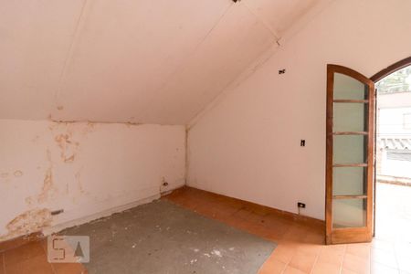 Casa à venda com 450m², 4 quartos e 8 vagasQuarto 3 suíte