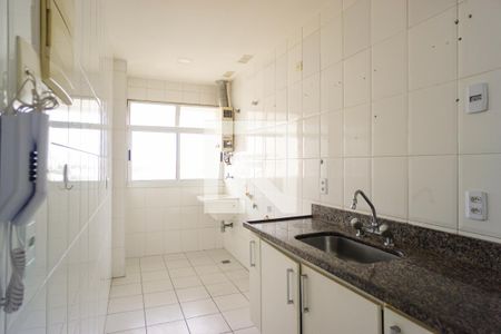 Apartamento para alugar com 153m², 3 quartos e sem vagaCozinha e Área de Serviço