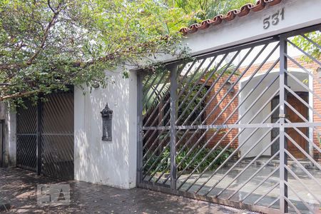 Casa para alugar com 200m², 3 quartos e 4 vagasFachada