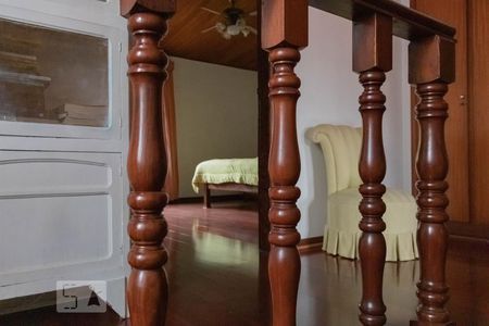 Casa para alugar com 200m², 3 quartos e 4 vagasEscada