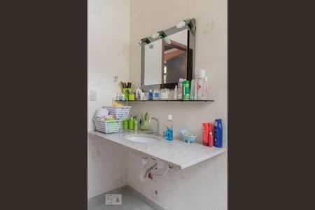 Casa para alugar com 200m², 3 quartos e 4 vagasBanheiro da Suíte - Quarto 1
