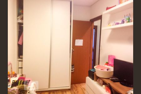 Casa à venda com 180m², 3 quartos e 2 vagasQuarto