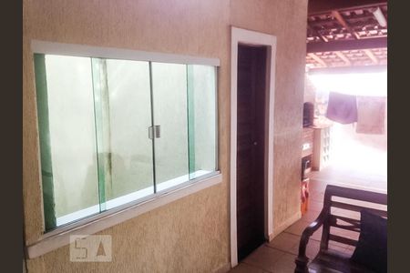 Casa à venda com 180m², 3 quartos e 2 vagasÁrea Externa