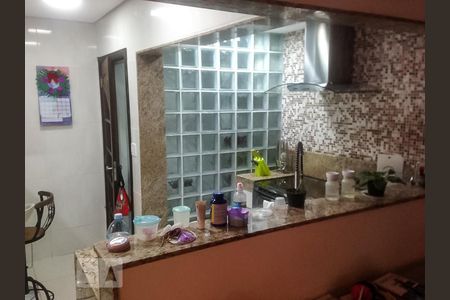 Casa à venda com 180m², 3 quartos e 2 vagasCozinha