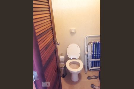 Casa à venda com 180m², 3 quartos e 2 vagasBanheiro