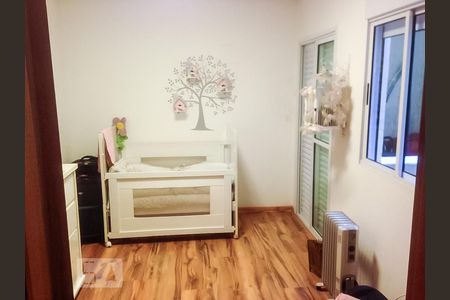 Casa à venda com 180m², 3 quartos e 2 vagasQuarto