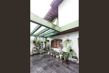 Casa à venda com 286m², 5 quartos e 8 vagas Casa à venda com 286m², 5 quartos e 8 vagasFachada