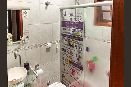 Casa à venda com 180m², 3 quartos e 3 vagasBanheiro 2