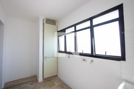 Apartamento para alugar com 263m², 3 quartos e 1 vagaÁrea de serviço