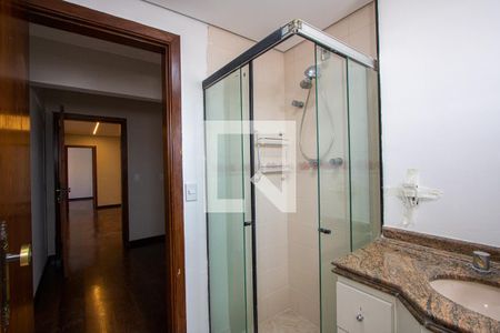 Apartamento para alugar com 263m², 3 quartos e 1 vagaBanheiro do quarto 3