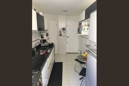 Apartamento para alugar com 104m², 4 quartos e 2 vagasCozinha