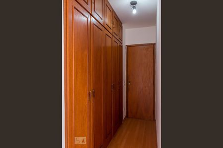 Apartamento à venda com 124m², 4 quartos e 2 vagasSuíte 1 - Armários