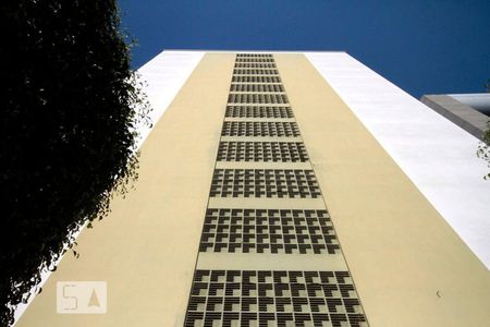 Apartamento à venda com 95m², 3 quartos e 1 vaga Apartamento à venda com 95m², 3 quartos e 1 vagaFachada