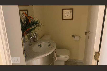 Apartamento à venda com 263m², 4 quartos e 4 vagas Apartamento à venda com 263m², 4 quartos e 4 vagasLavabo