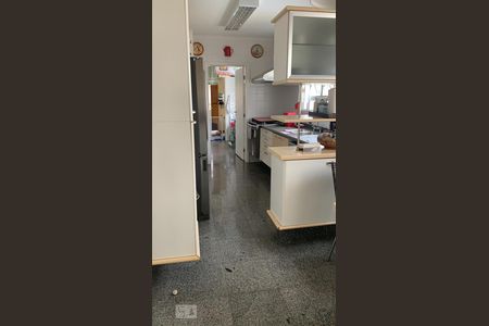 Apartamento à venda com 263m², 4 quartos e 4 vagas Apartamento à venda com 263m², 4 quartos e 4 vagasCozinha