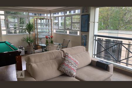 Apartamento à venda com 263m², 4 quartos e 4 vagas Apartamento à venda com 263m², 4 quartos e 4 vagasVaranda