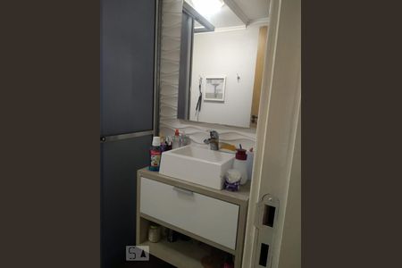 Banheiro de apartamento à venda com 2 quartos, 60m² em São Miguel, São Leopoldo