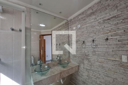 Casa para alugar com 390m², 3 quartos e 4 vagas Casa para alugar com 390m², 3 quartos e 4 vagasBanheiro da Suíte