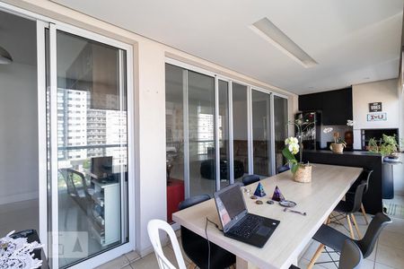 Apartamento à venda com 140m², 3 quartos e 2 vagasVaranda