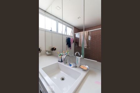 Apartamento à venda com 140m², 3 quartos e 2 vagasBanheiro 1