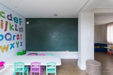 Apartamento para alugar com 47m², 2 quartos e 1 vaga Apartamento para alugar com 47m², 2 quartos e 1 vagaÁrea comum - Brinquedoteca