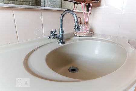 Casa à venda com 500m², 6 quartos e 3 vagasBanheiro da Suíte 1