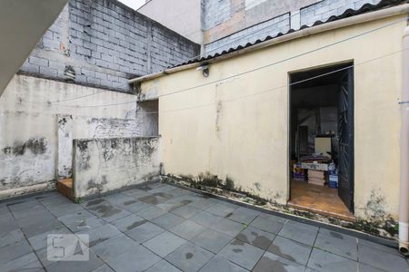 Casa à venda com 260m², 4 quartos e 4 vagasFundos
