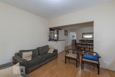 Casa à venda com 260m², 4 quartos e 4 vagasSala