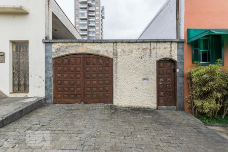 Casa à venda com 260m², 4 quartos e 4 vagasFachada