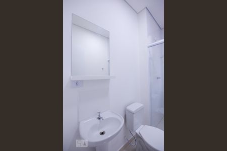 Banheiro de kitnet/studio para alugar com 1 quarto, 45m² em Bom Retiro, São Paulo